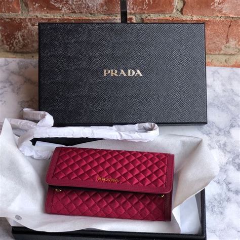 prada tessuto men wallet